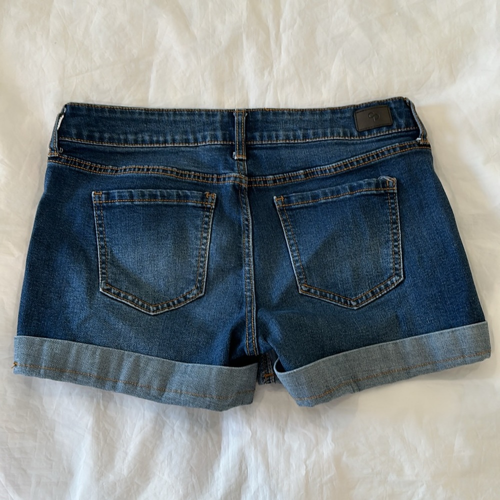 Celebrity Pink Women’s Jean Shorts Size 9/29 - Picture 2 of 5